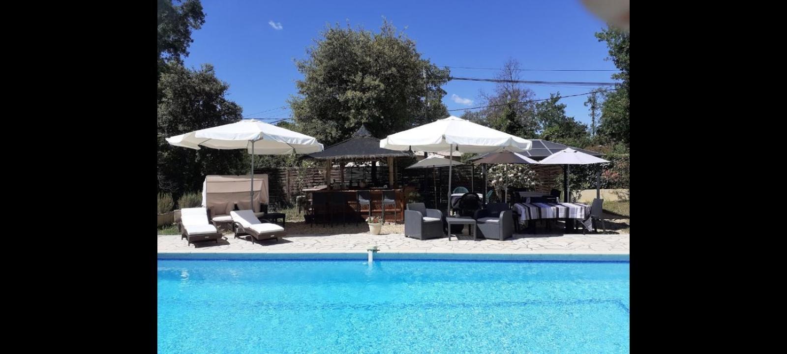 La Maison De Jenny Bed & Breakfast มงโตรูซ์ ภายนอก รูปภาพ