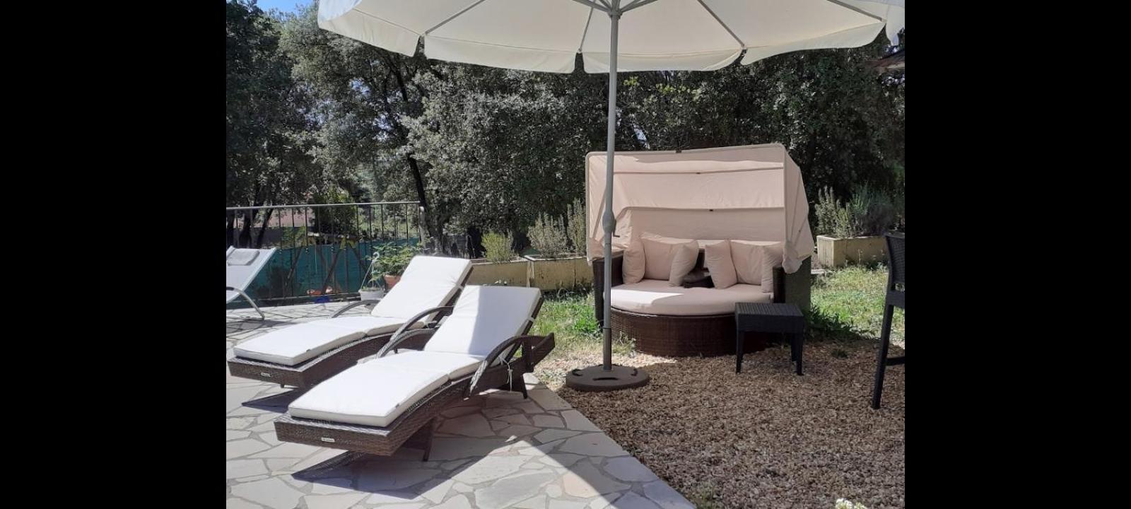 La Maison De Jenny Bed & Breakfast มงโตรูซ์ ภายนอก รูปภาพ