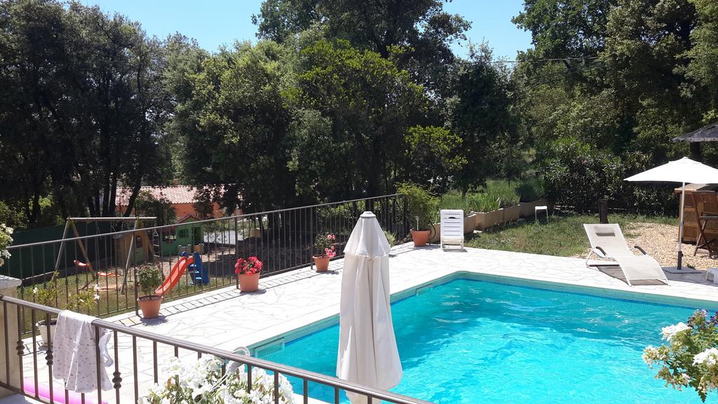 La Maison De Jenny Bed & Breakfast มงโตรูซ์ ภายนอก รูปภาพ