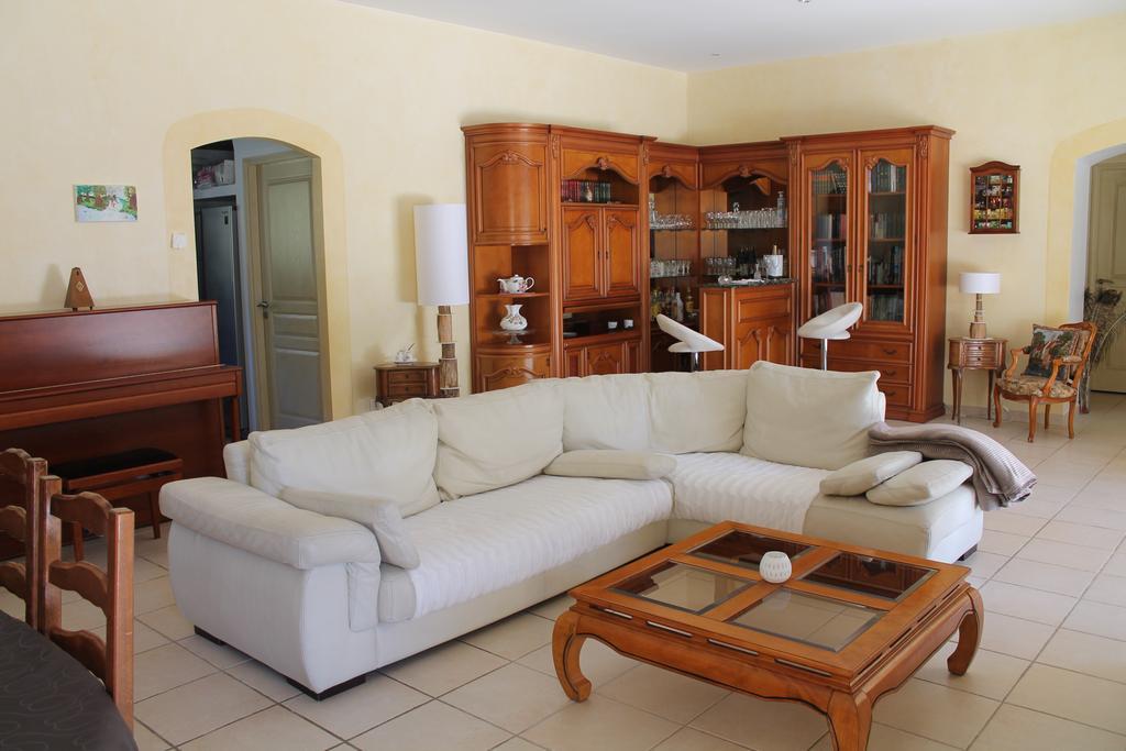 La Maison De Jenny Bed & Breakfast มงโตรูซ์ ภายนอก รูปภาพ