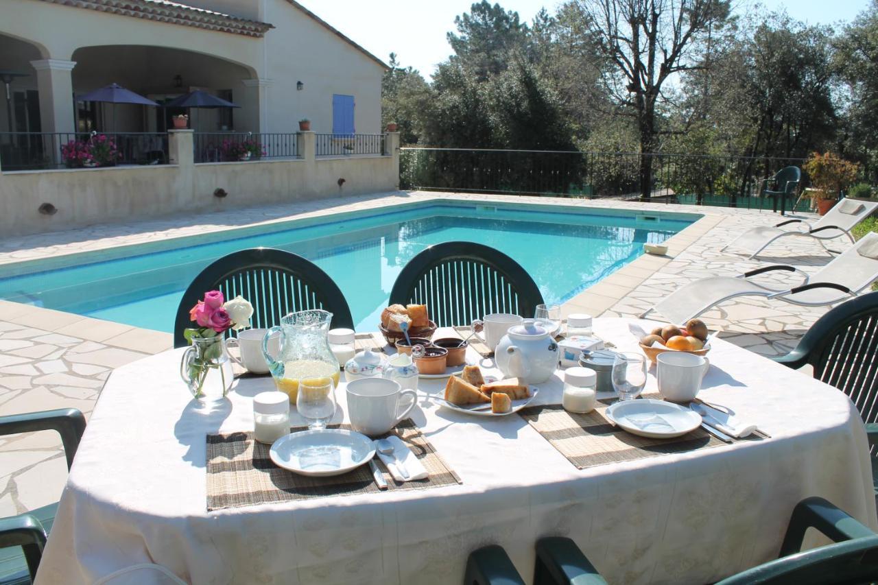 La Maison De Jenny Bed & Breakfast มงโตรูซ์ ภายนอก รูปภาพ